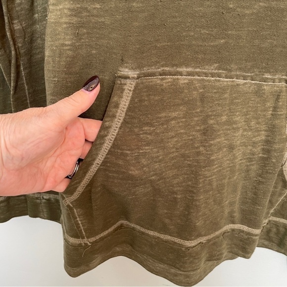 Wonder Woman Cotton/Poly Pajama Set Hoodie and Shorts Grey/Green Burnout Size L - Picture 11 of 16